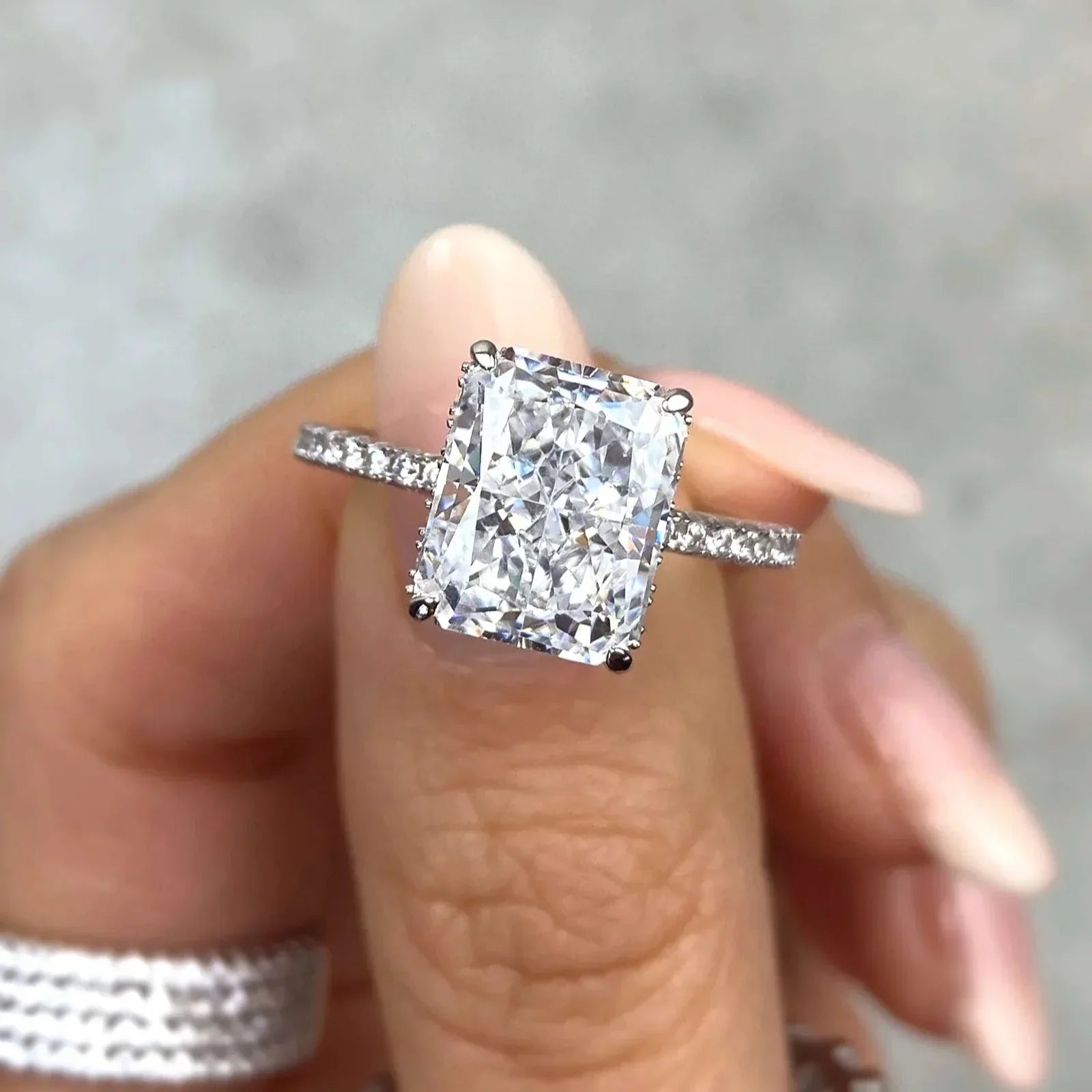 خاتم ديانا مويسانيت