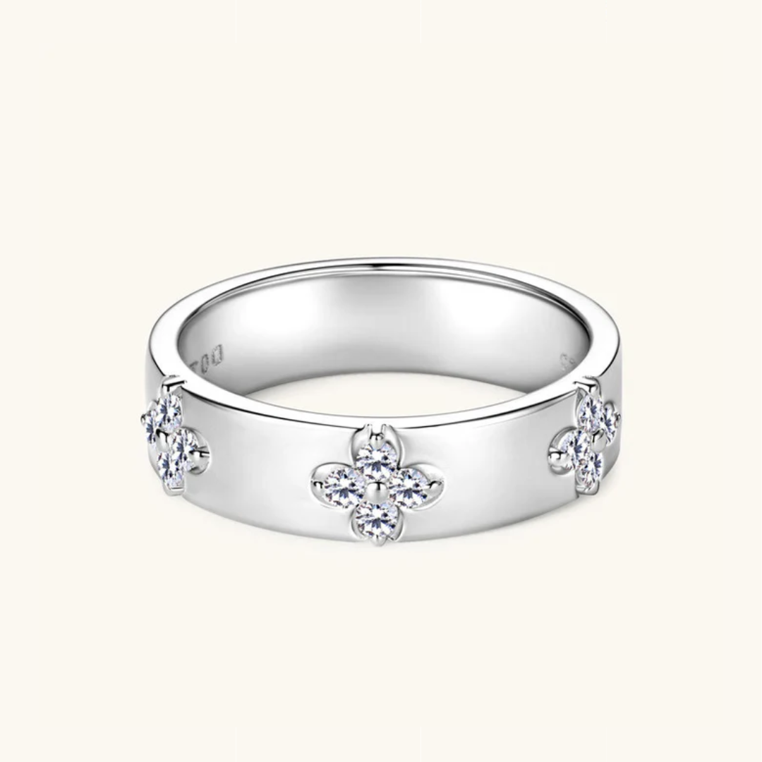 Layan Moissanite Ring