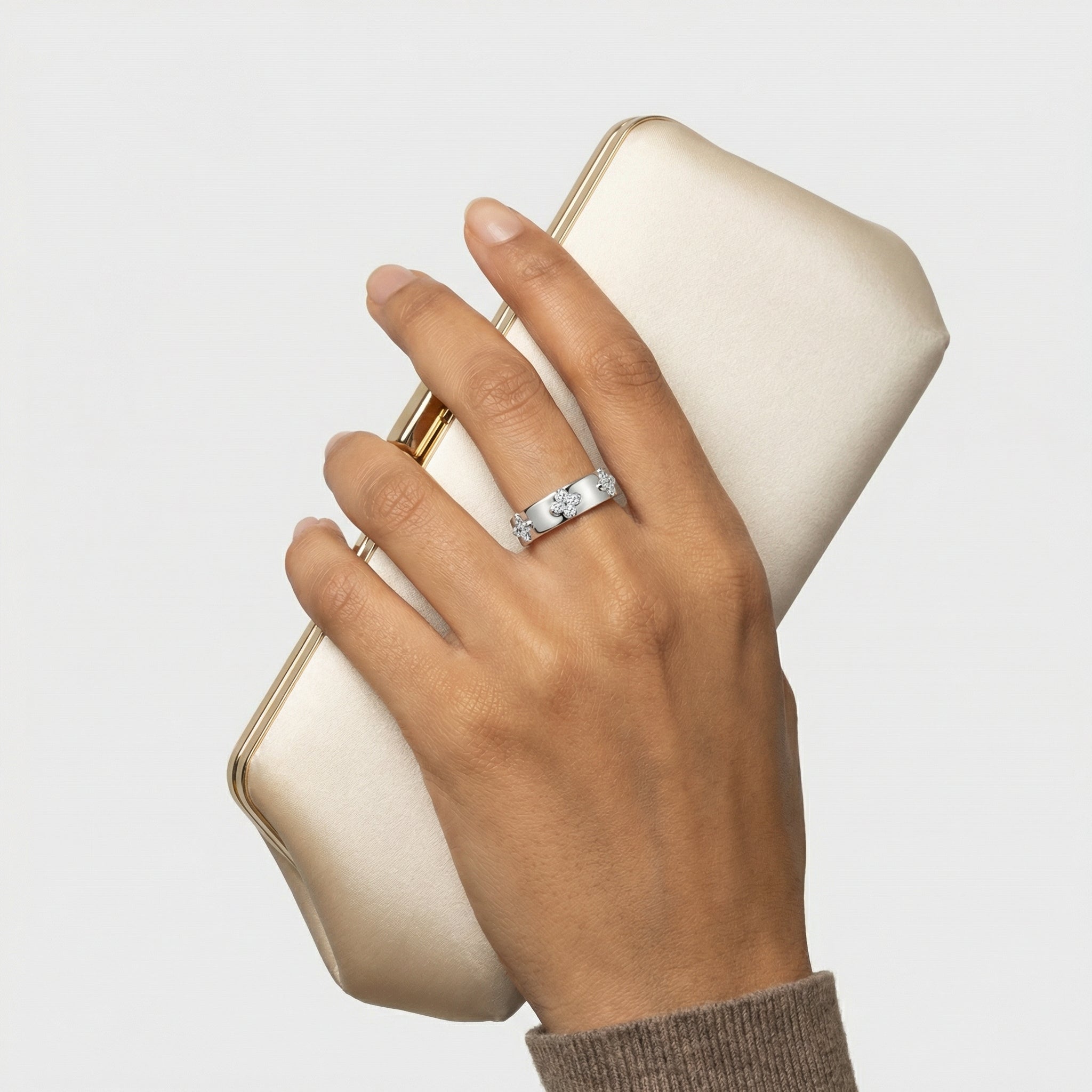 Layan Moissanite Ring