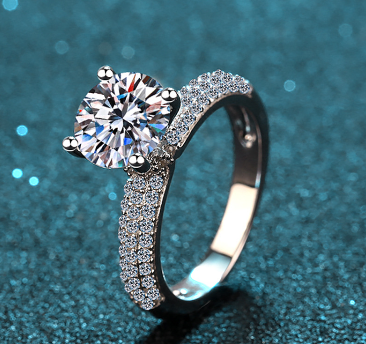 Narin Moissanite Ring