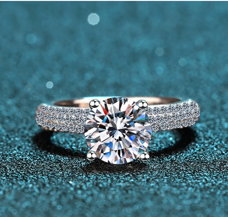 Narin Moissanite Ring