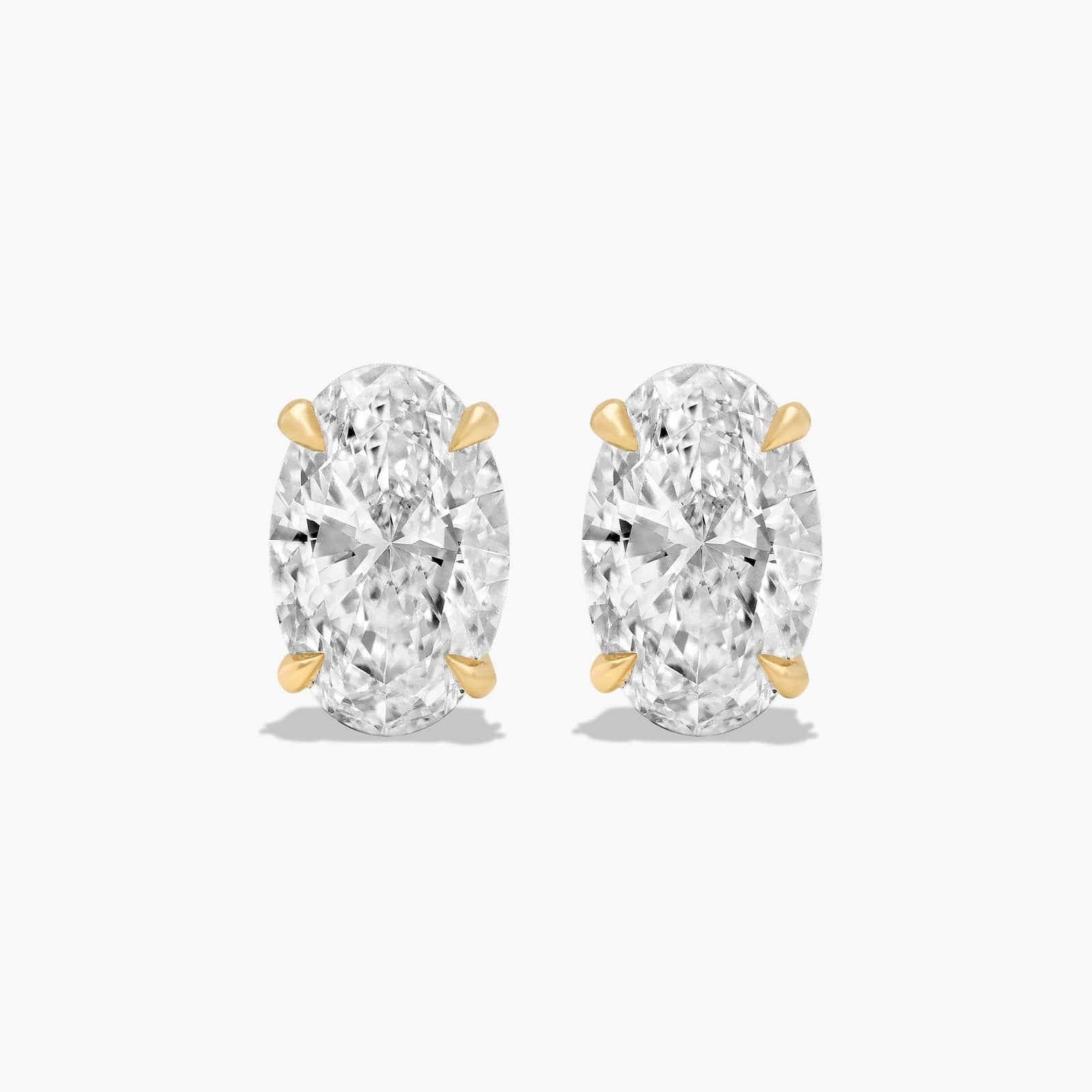 أقراط سوليتير بيضاوية 2CT