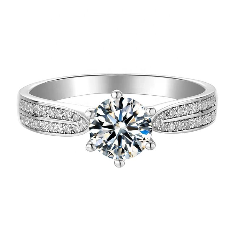 Duaa Moissanite Ring