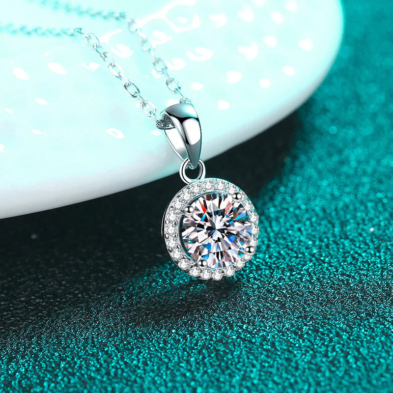 Marwa Moissanite Pendant