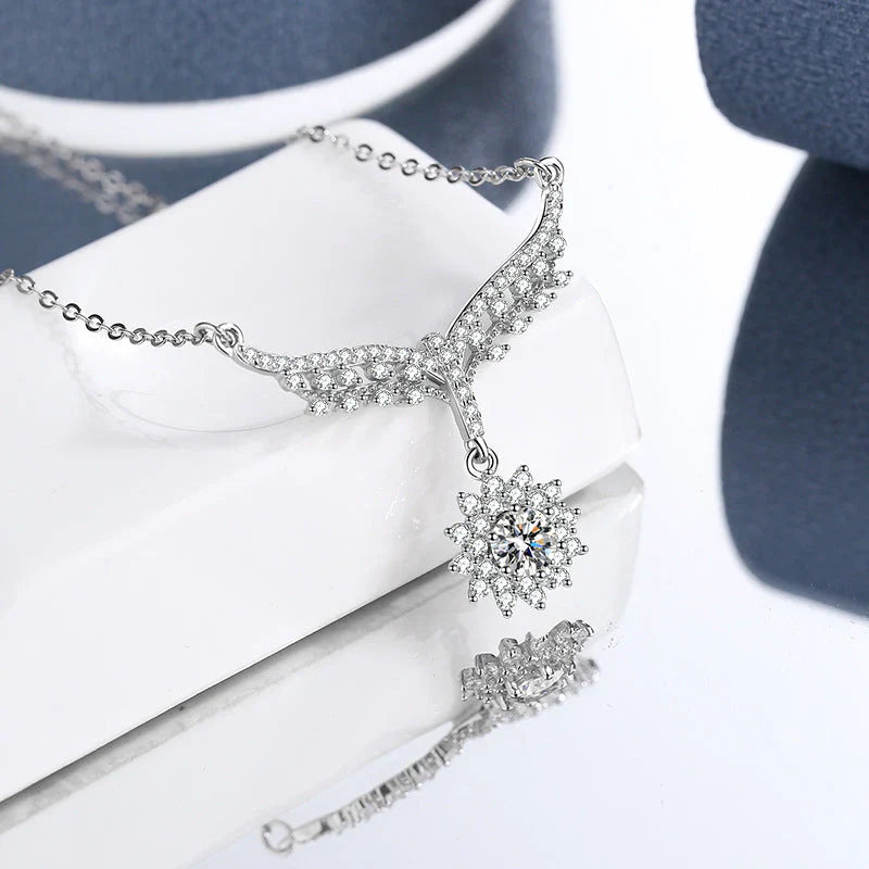 Nabila Moissanite Necklace