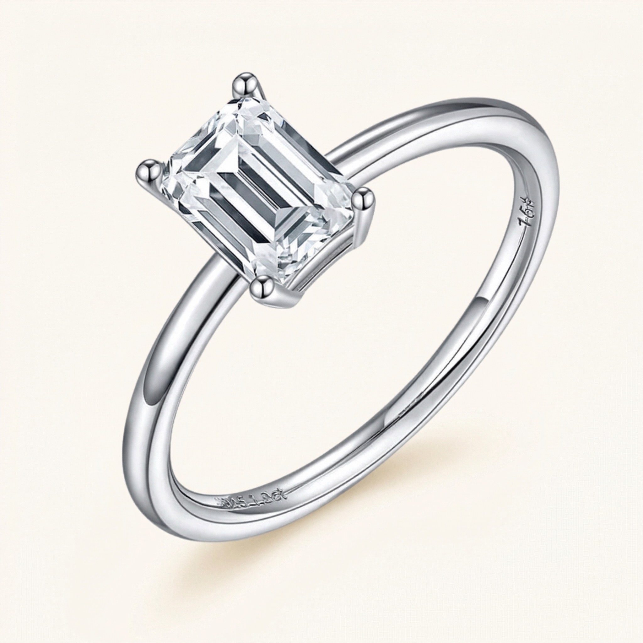 Yasra Moissanite Ring