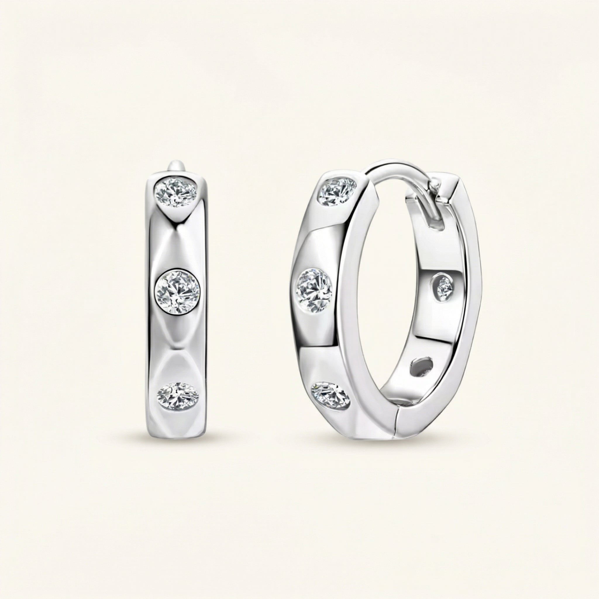 Yaqoot Moissanite Earrings