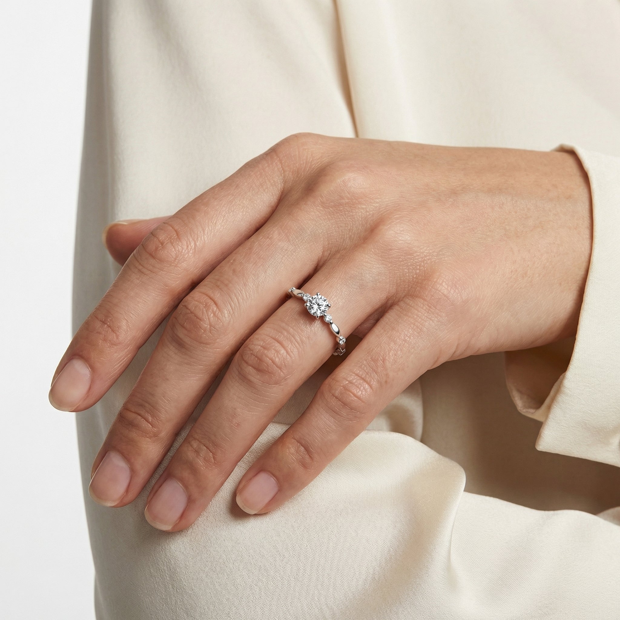 Dorra Moissanite Ring
