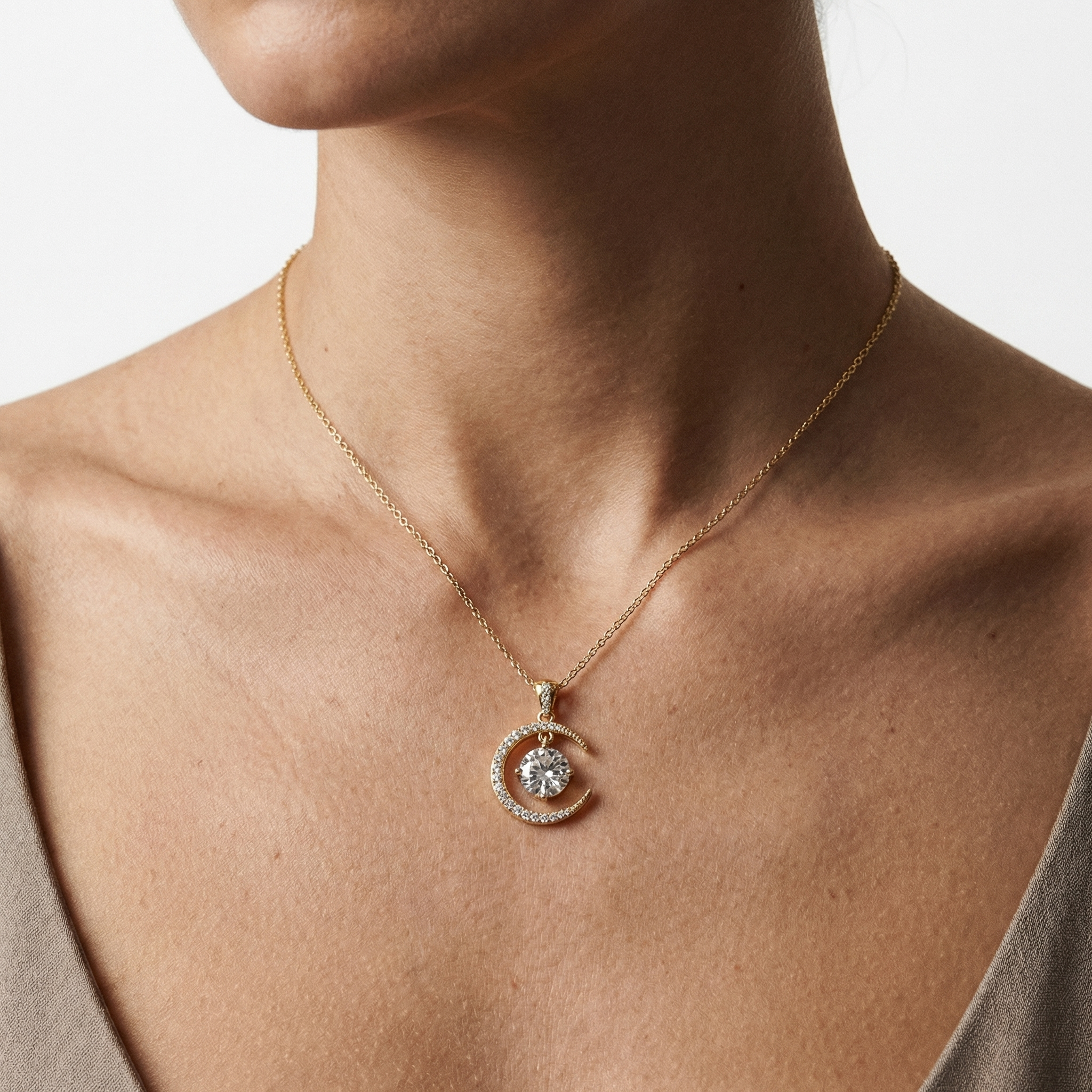 Saraa Moissanite Pendant
