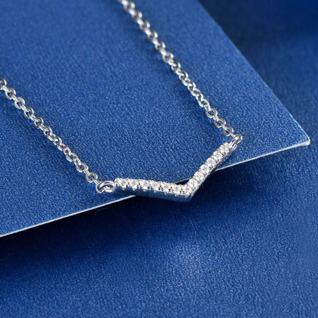 قلادة أصيلة مويسانيتي