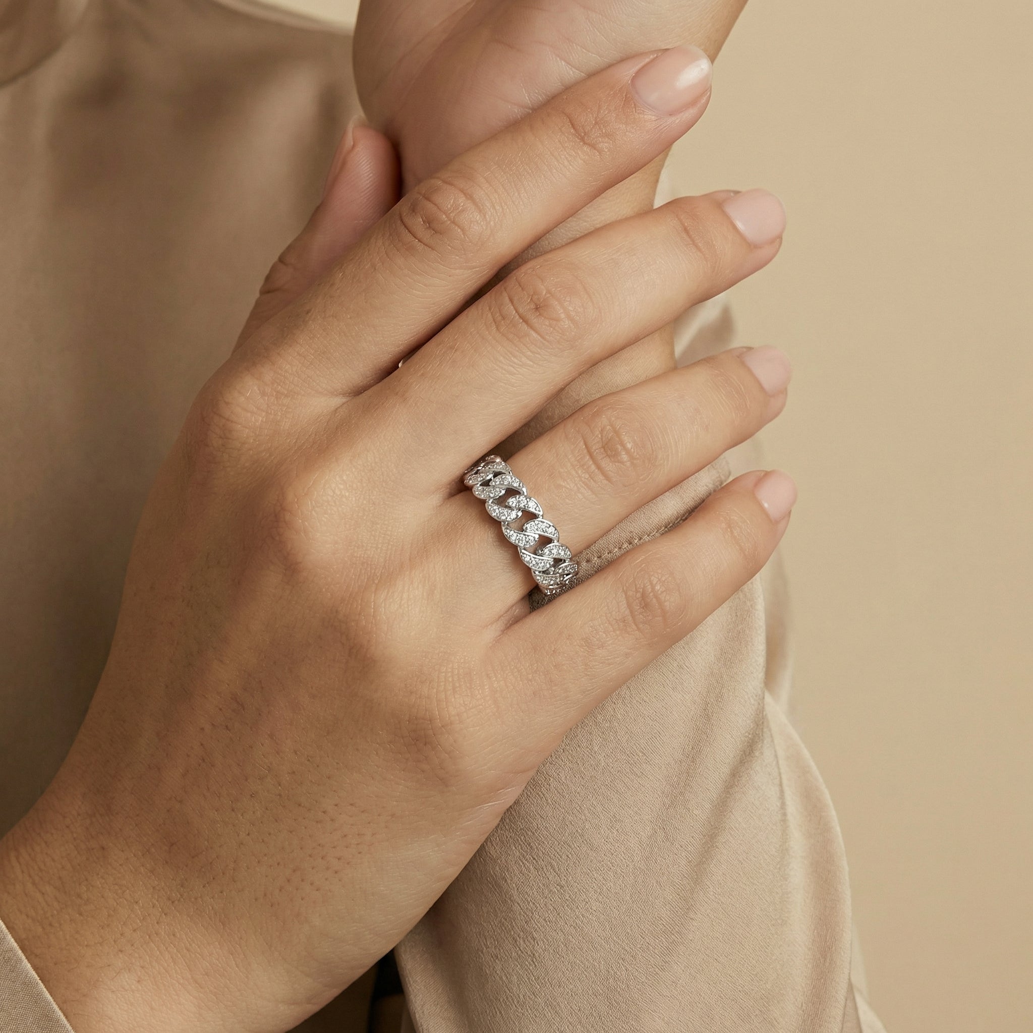 Nawal Moissanite Ring