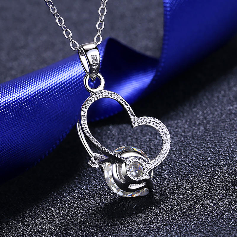 Meera Moissanite Necklace