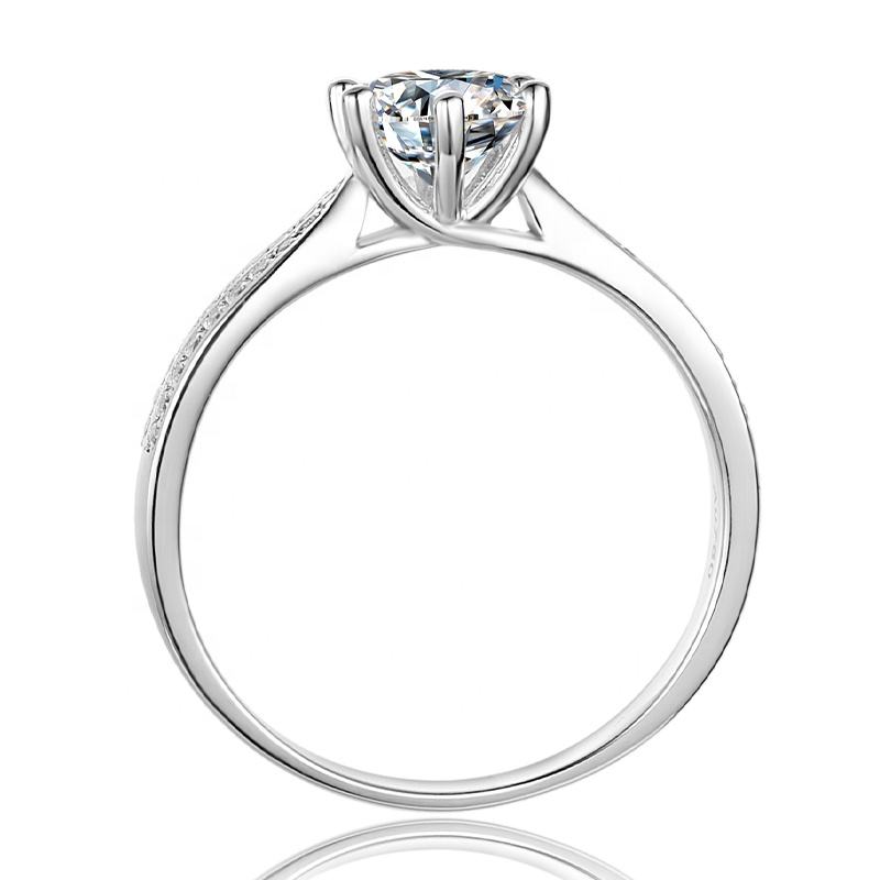 Duaa Moissanite Ring
