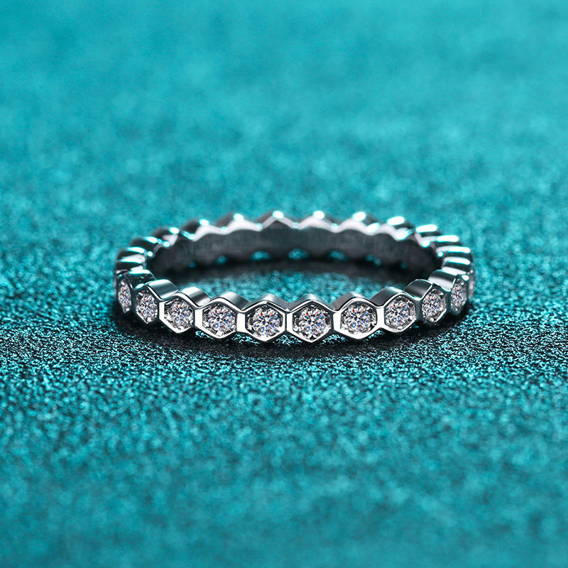 Nabilah Moissanite Ring