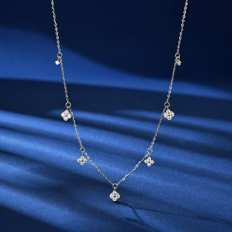 قلادة حنين مويسانيتي