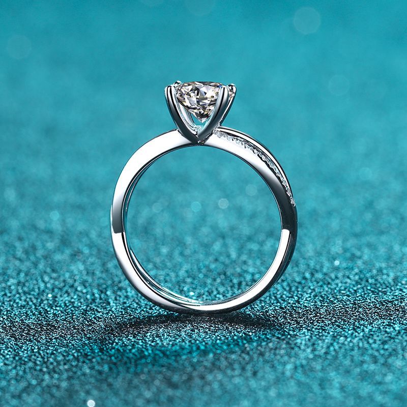 Rand Moissanite Ring