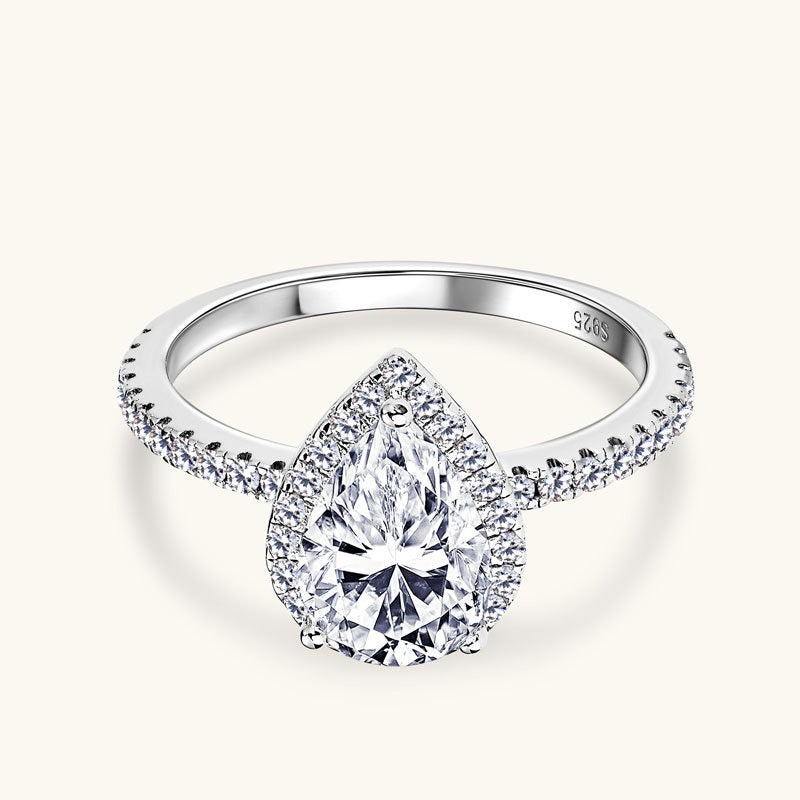 Mirna Moissanite Ring