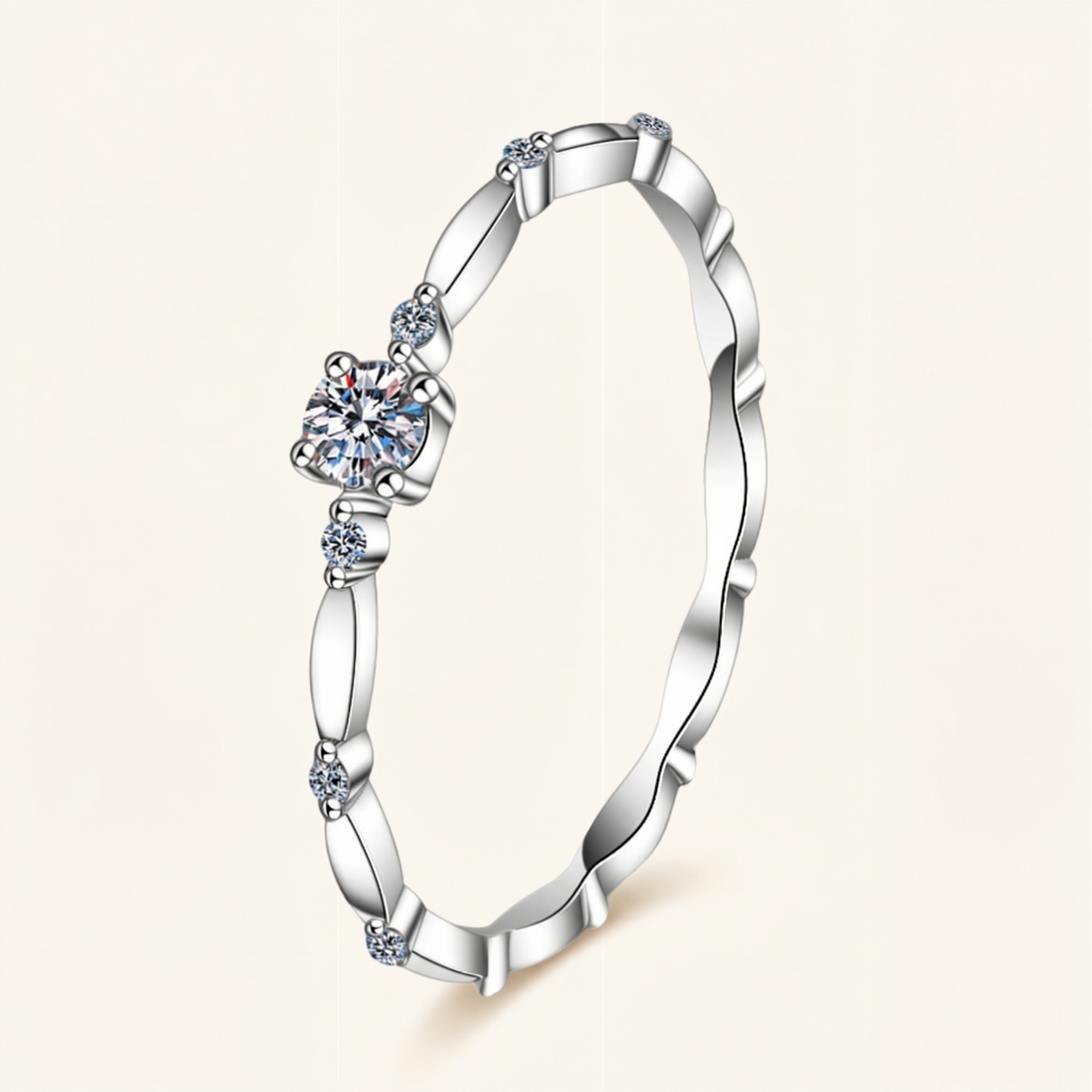 Dorra Moissanite Ring