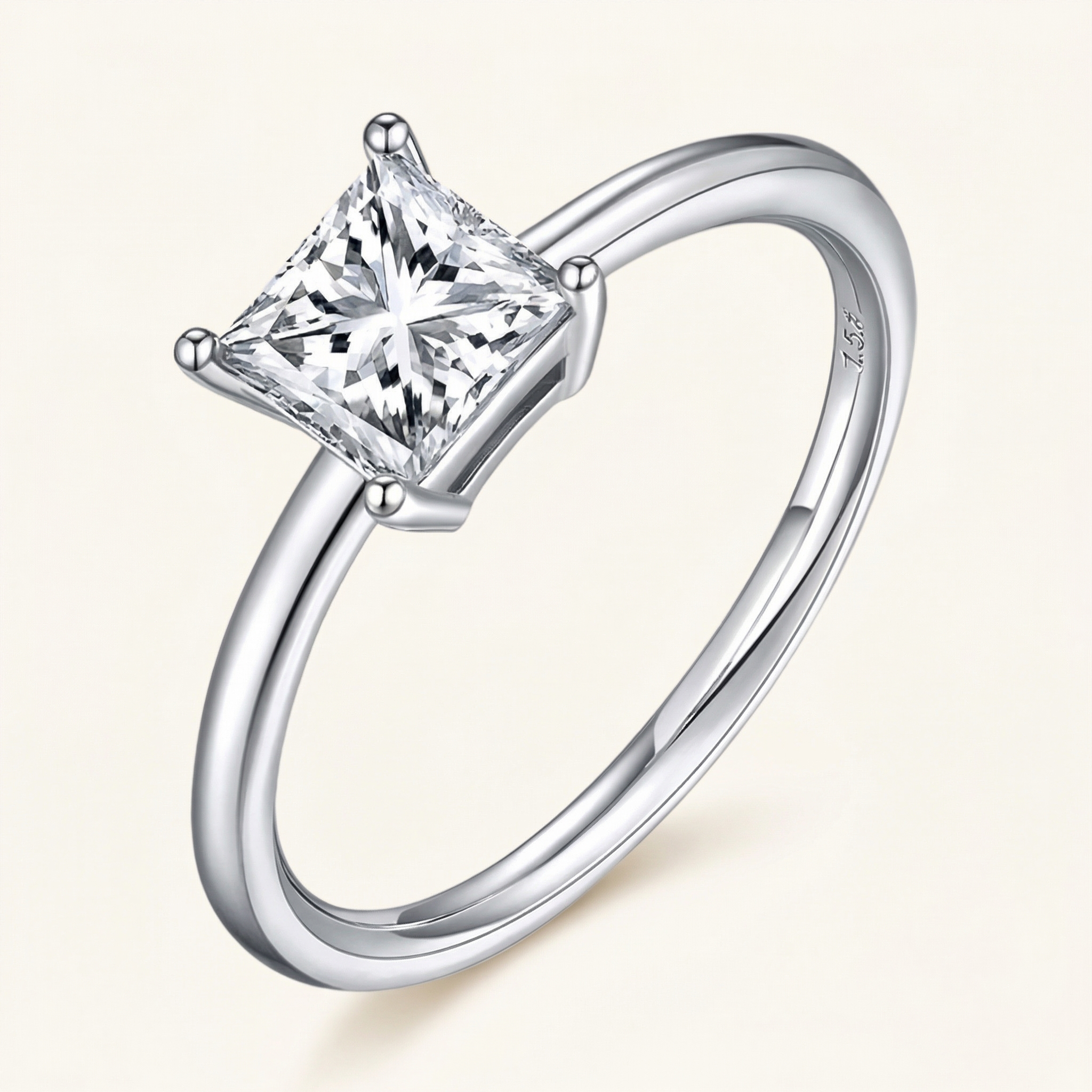 Warda Moissanite Ring