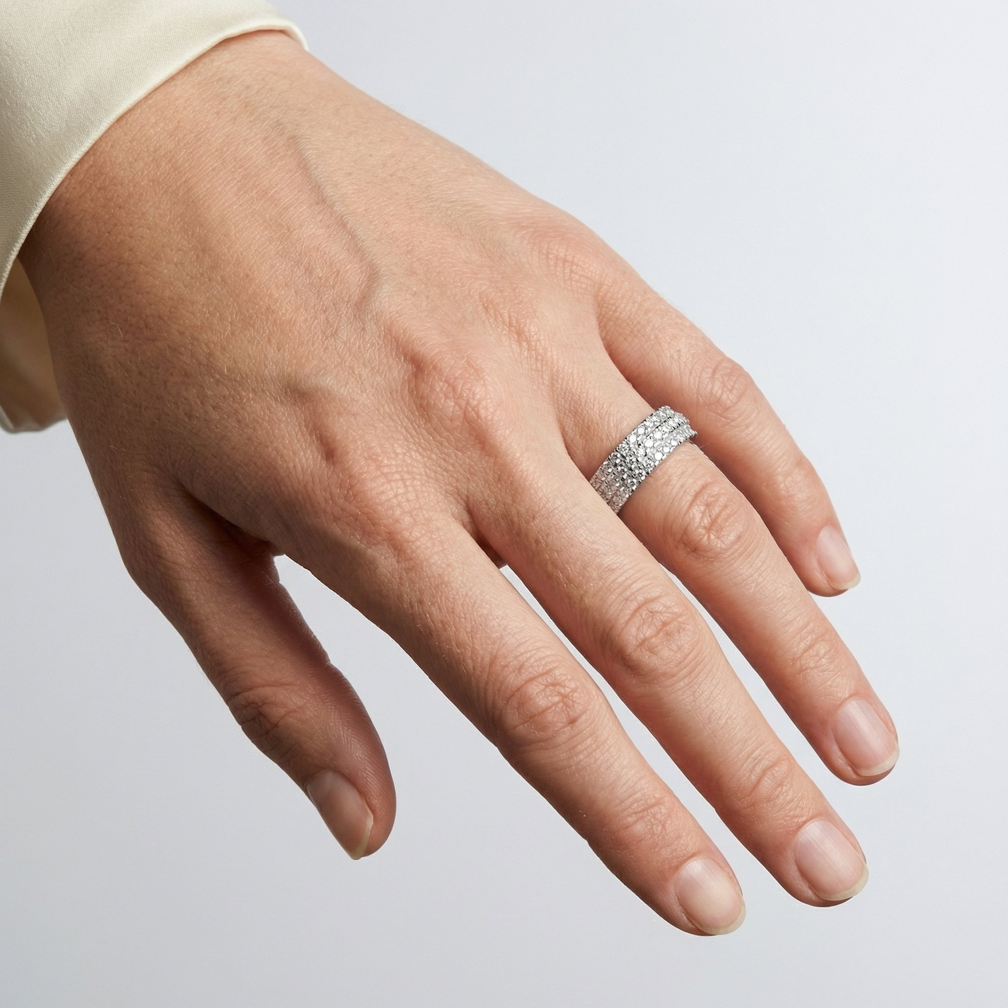 Widad Moissanite Ring