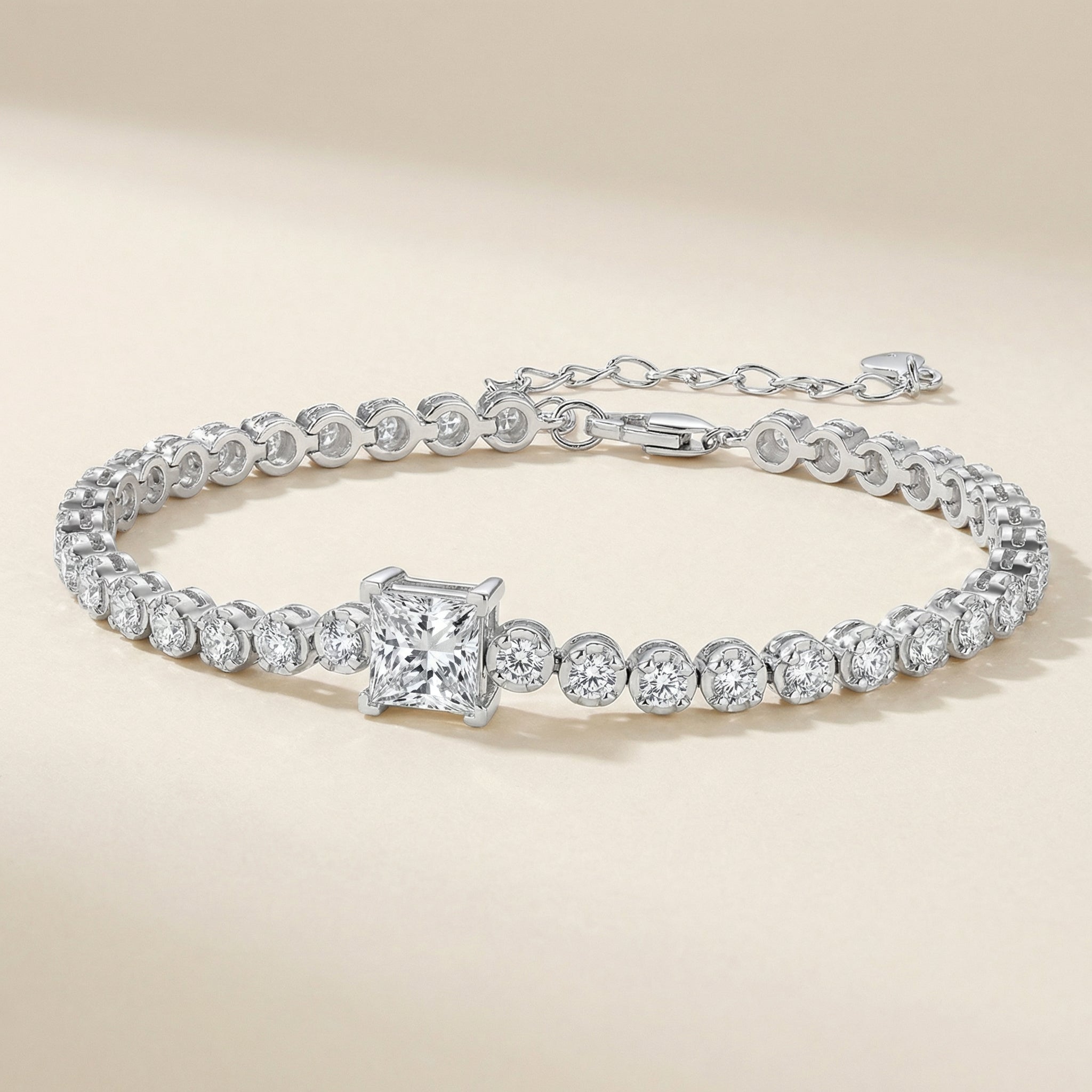 Dhia Moissanite Bracelet
