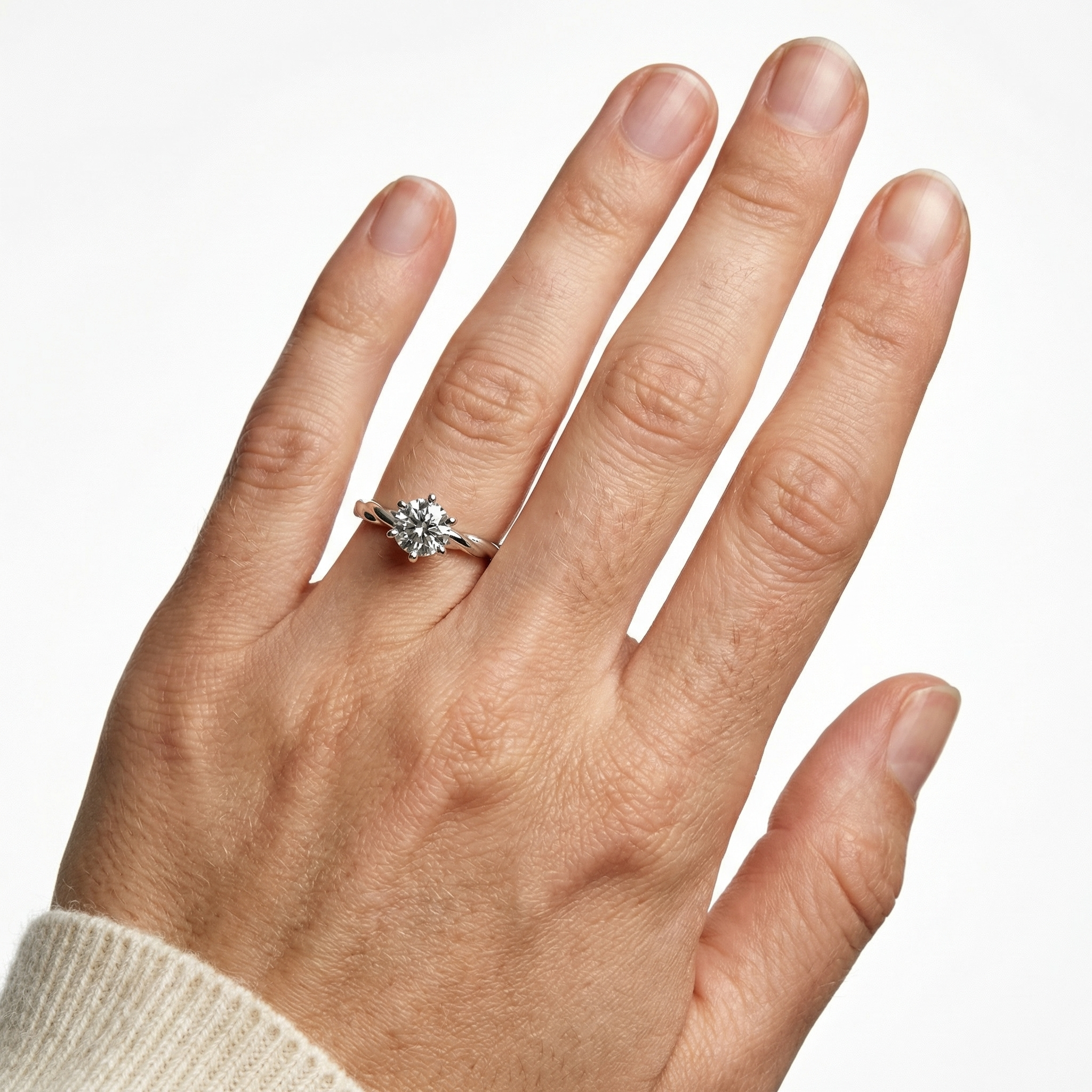Buthaina Moissanite Ring