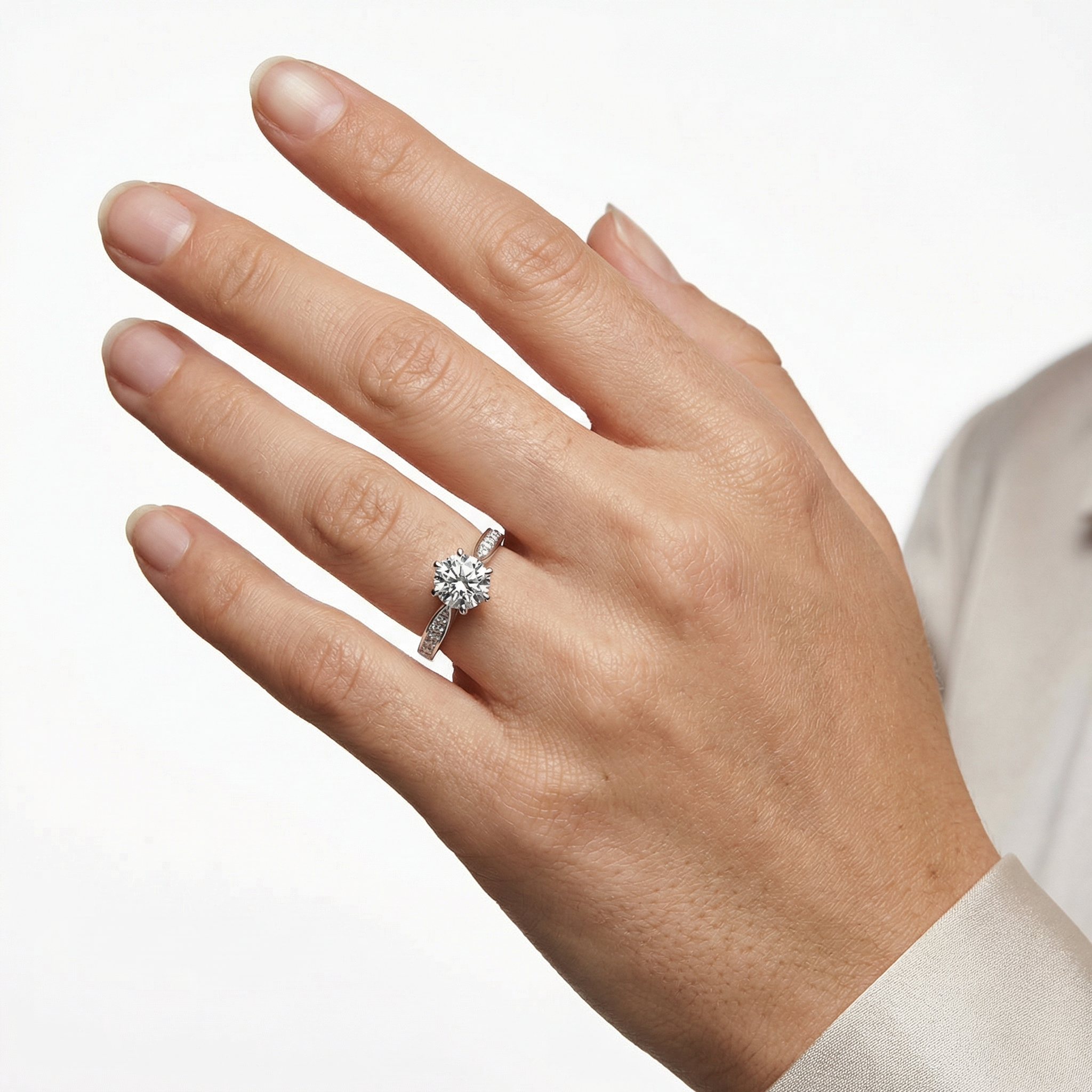 Hadil Moissanite Ring