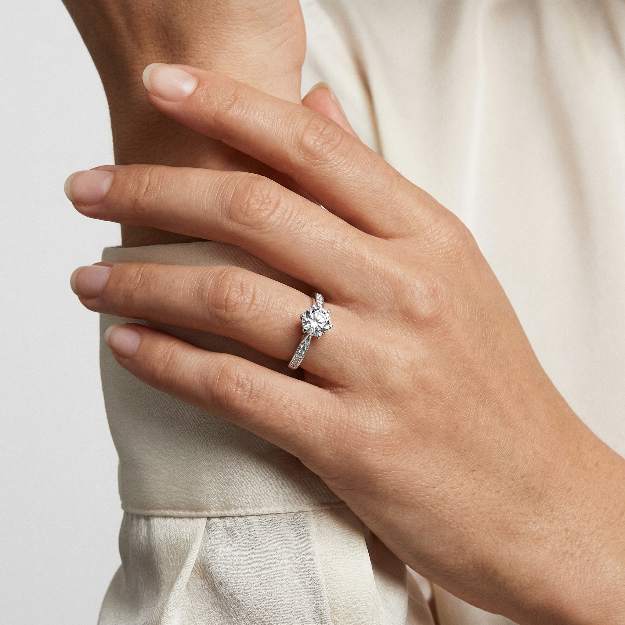 Hadil Moissanite Ring